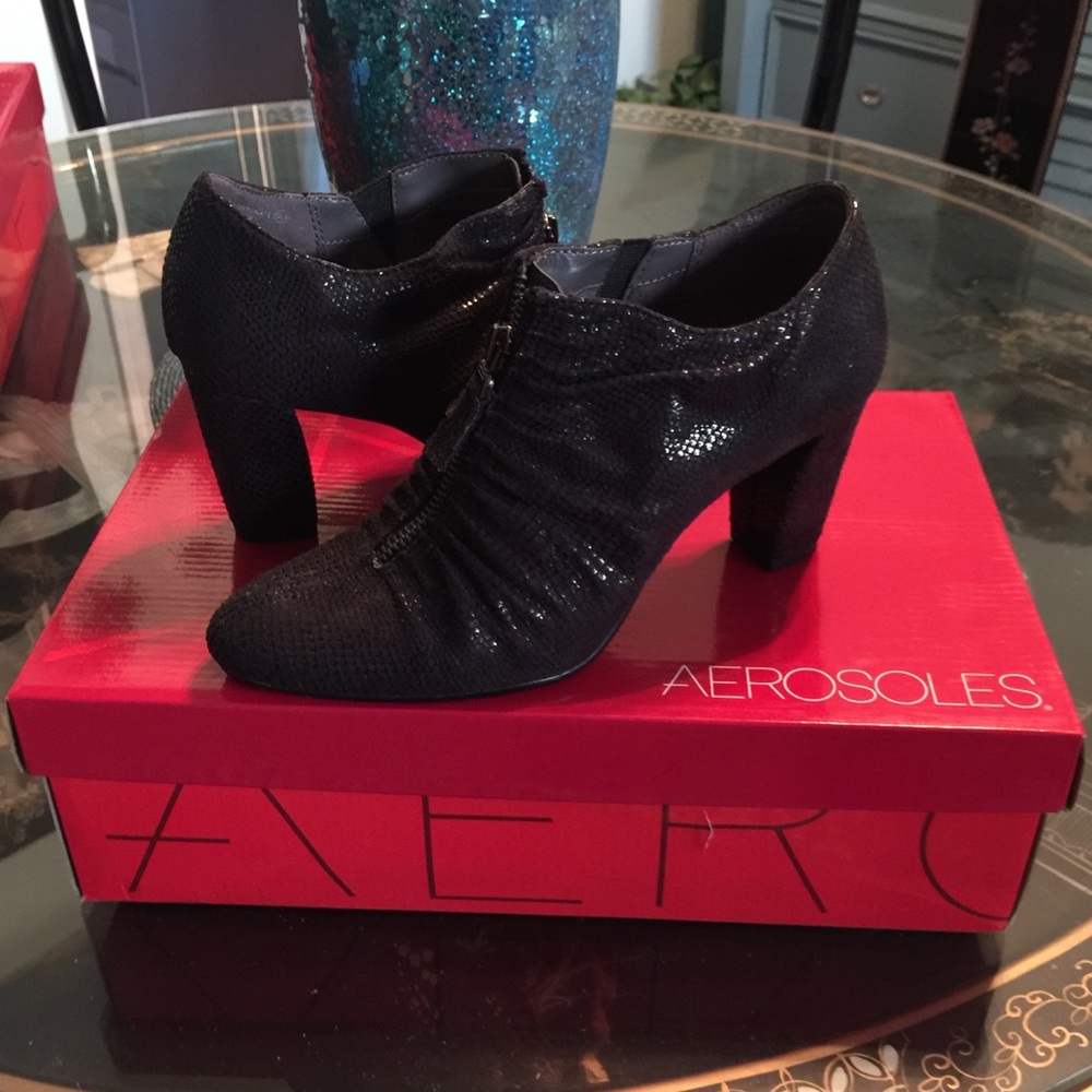 Aerosoles ankle booties- NEW in box!
